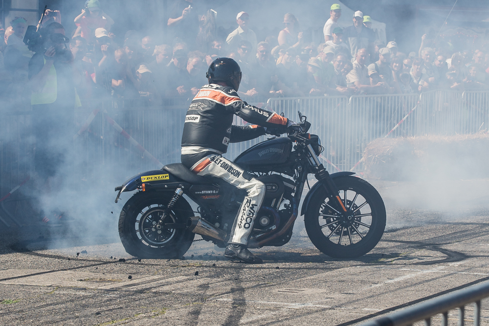 Burnout mit Harley