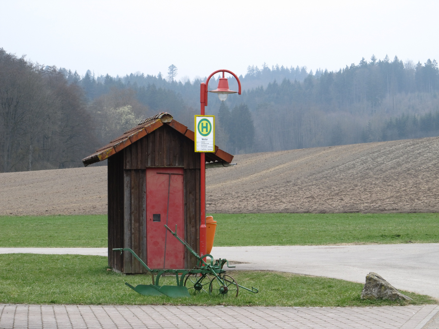 Bus Haltestelle mit Wendeplatte