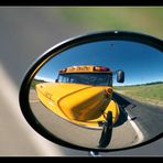 Bus im Spiegel