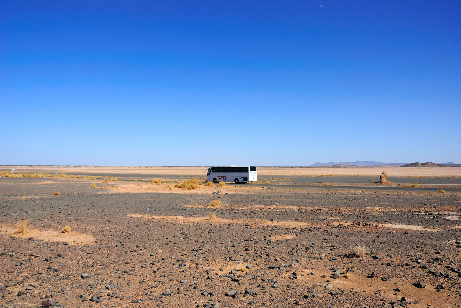Bus in der Wüste