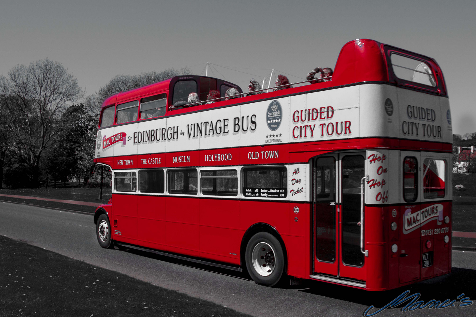 Bus in Edinburgh als Colorkey