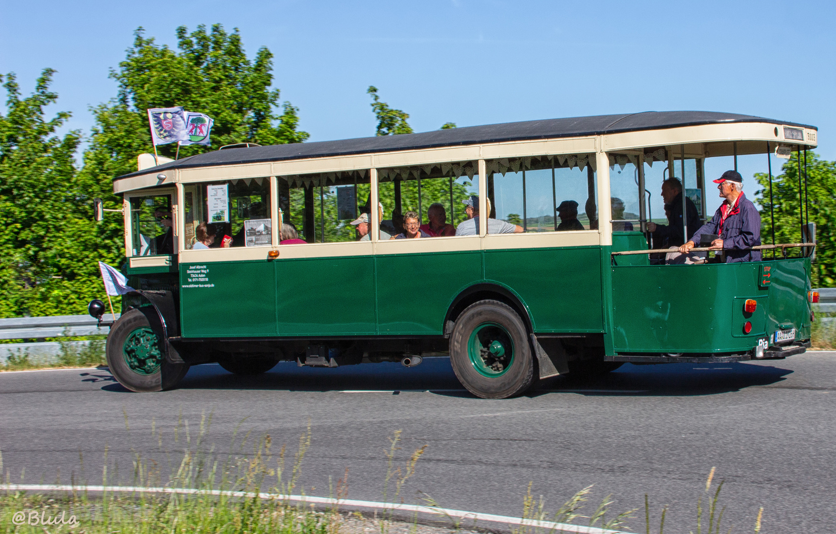 Bus mit Balkon