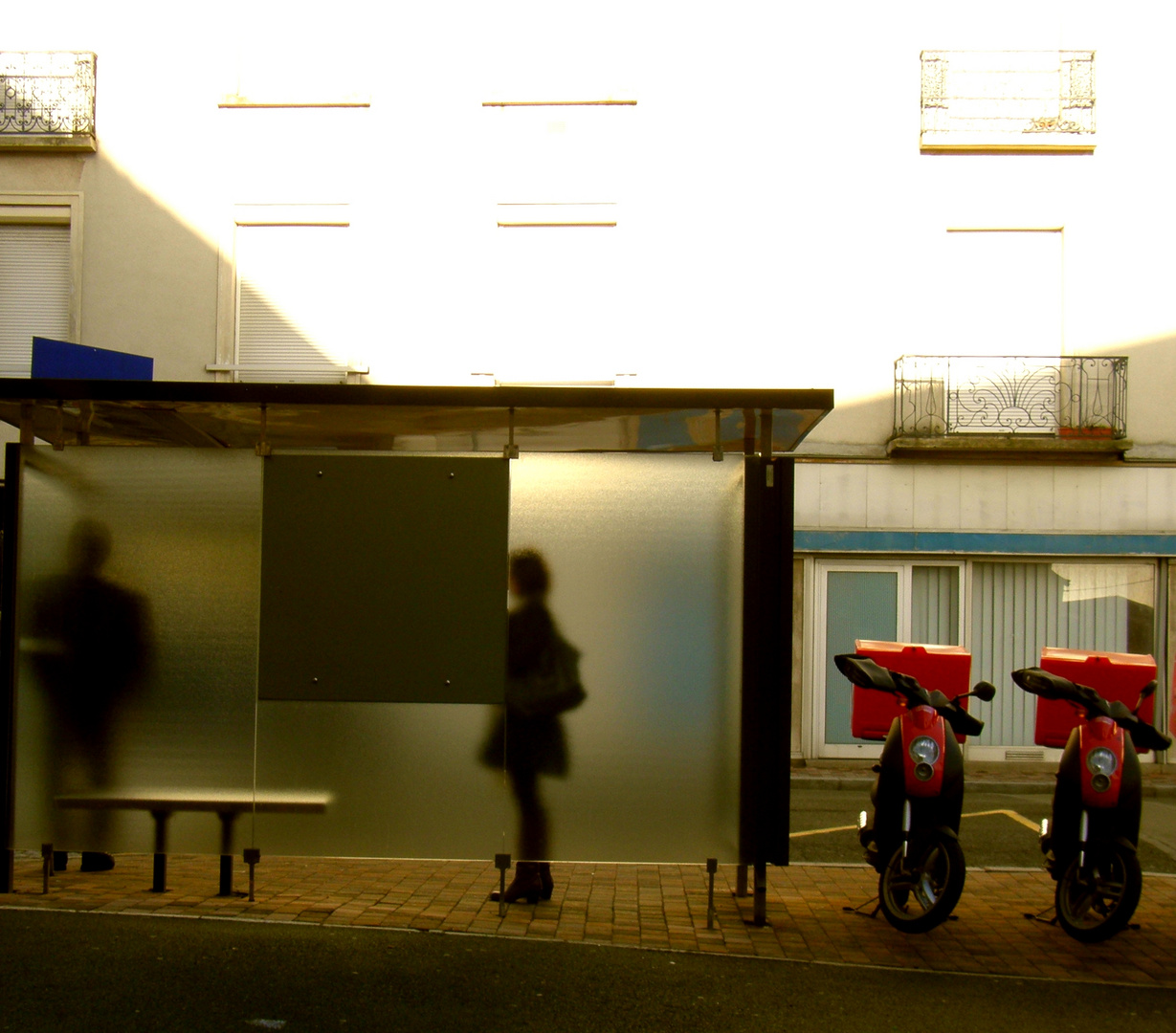 Bus stop serie - 4 -