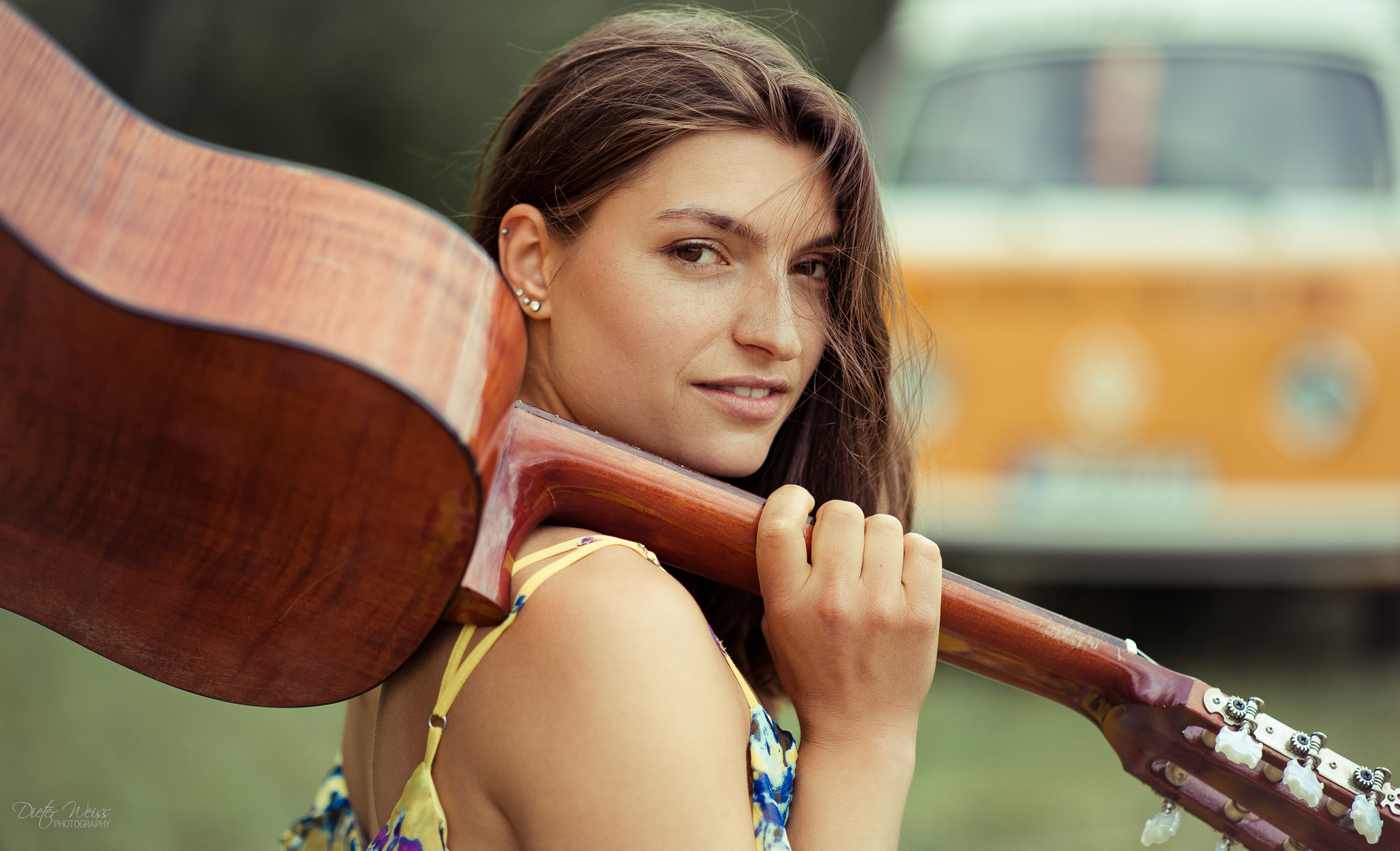 BUS TO WOODSTOCK