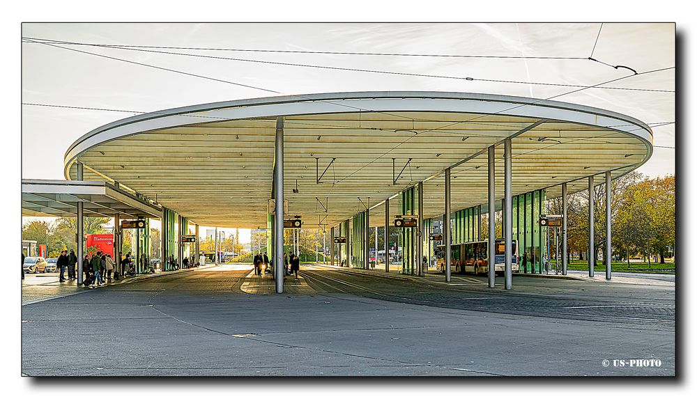 Bus & Tram Haltestelle - Bhf. Braunschweig 