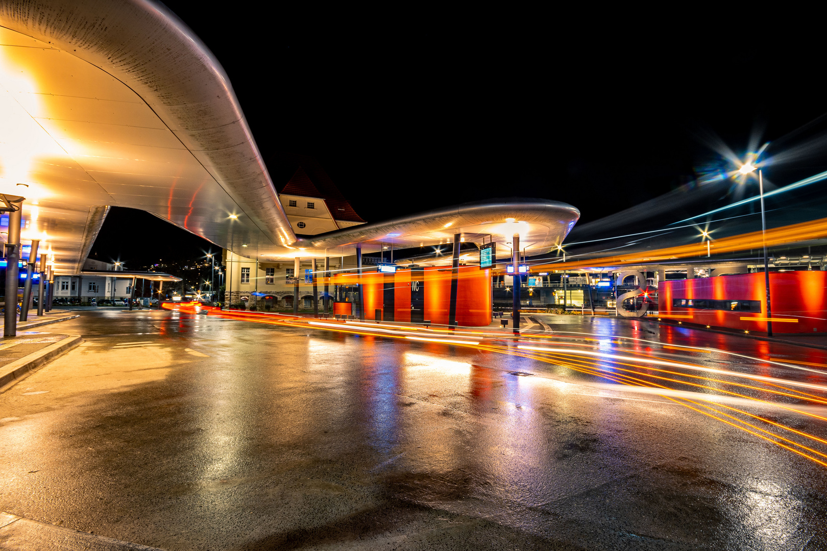 Busbahnhof Jena bei Nacht 3