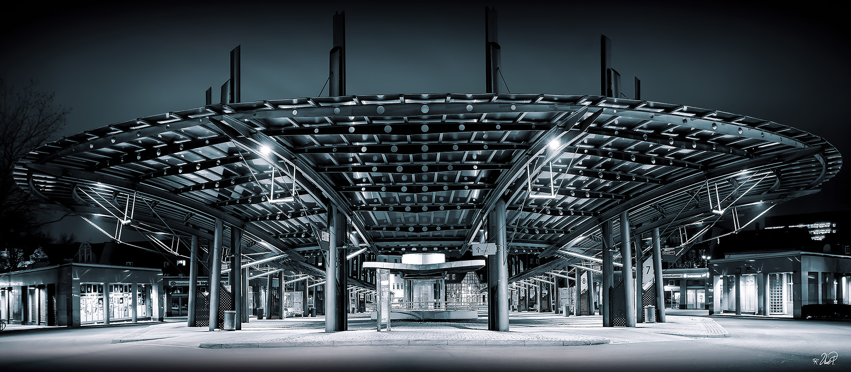 Busbahnhof Recklinghausen bei Nacht