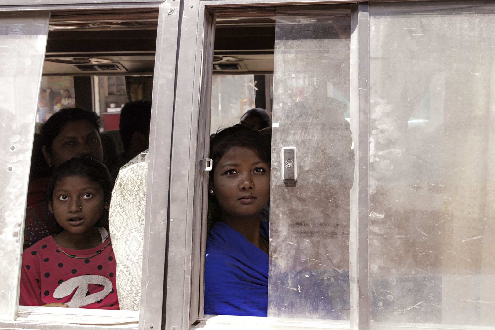 "Busbegegnungen" in Nepal