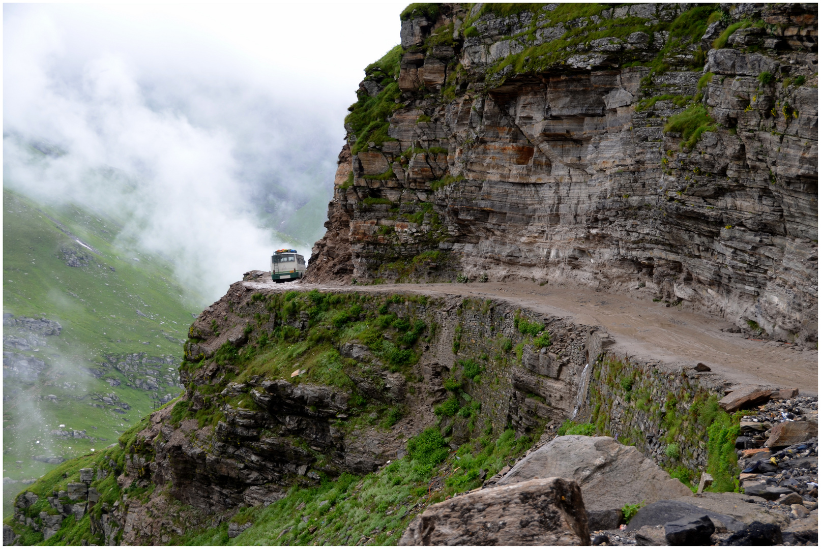 Busfahren im Himalaya