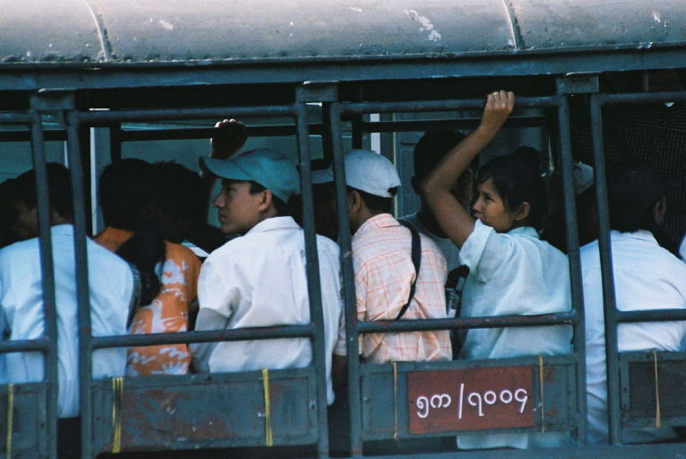 Busfahrt in Yangon, Myanmar