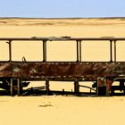 Busgerippe in der Libyschen Wüste