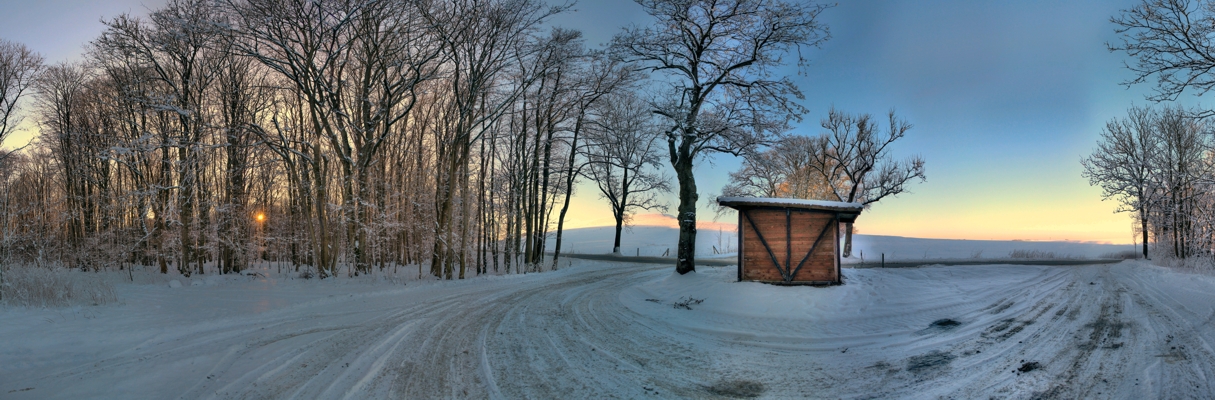 Bushäuschen im Schnee