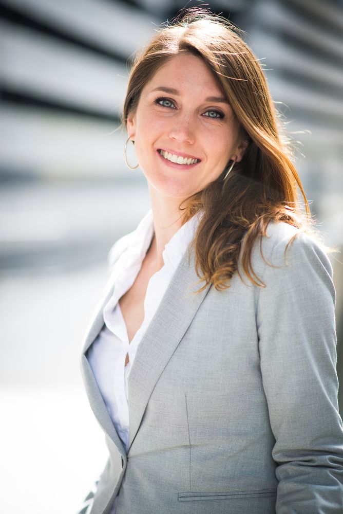 Business L. Foto & Bild | portrait, portrait frauen, outdoor Bilder auf