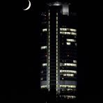 Business Tower Nürnberg bei Nacht - ACHTUNG kann zu einer optischen Täuschung kommen