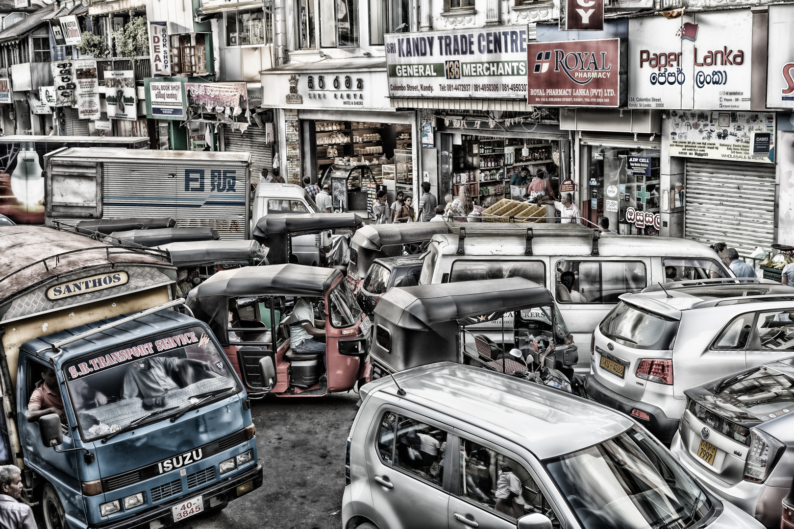 Busy street in downtown Kandy