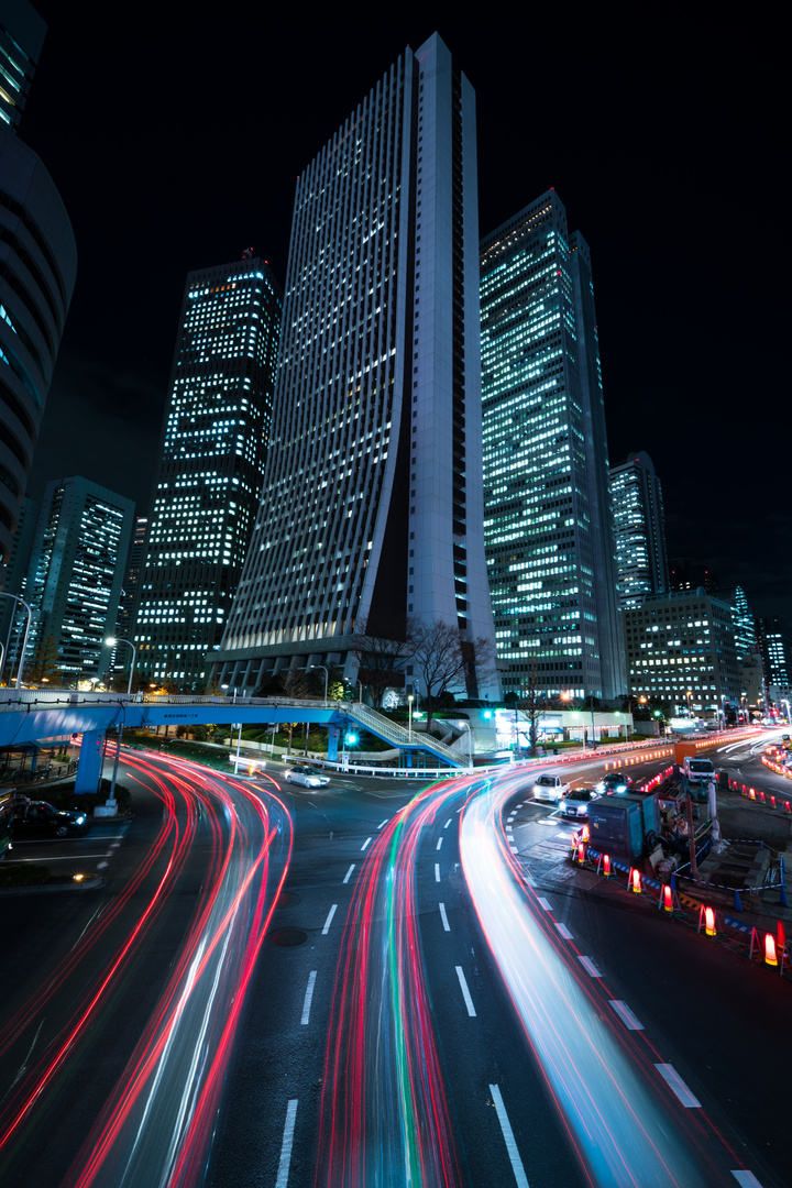 Busy Tokyo At Night | Tokyo, Japan (2017)