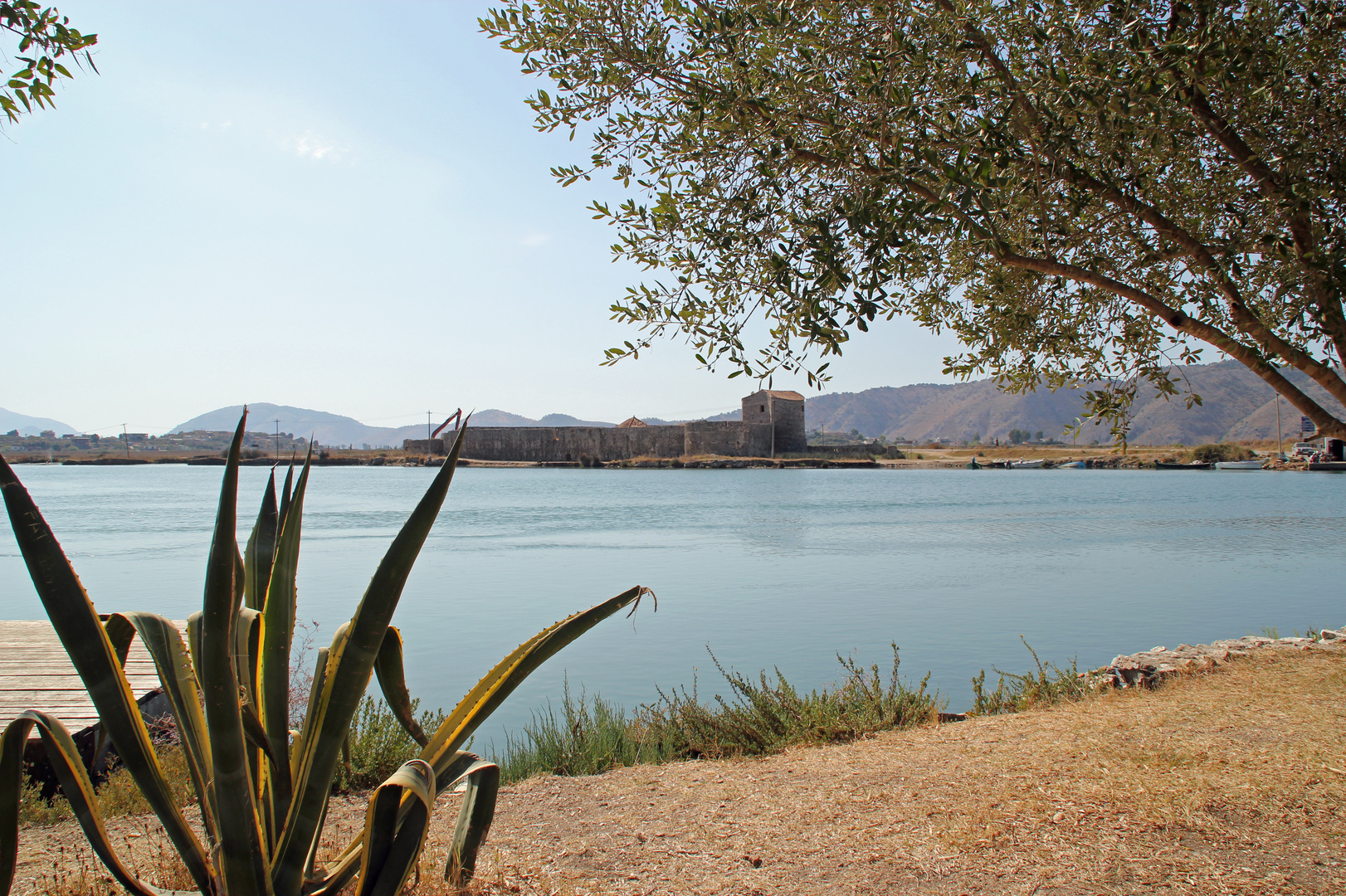 Butrint / Albanien: Blick zur Triangelfestung (Venezianische Festung) im Butrint-See