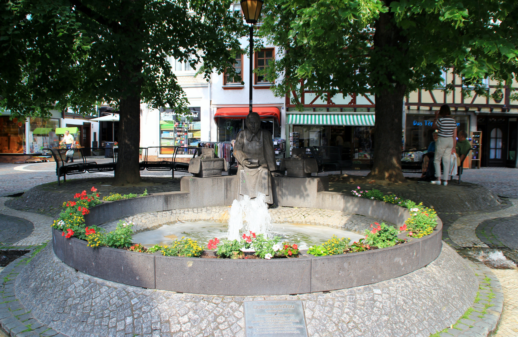 Buttermarktfrau (Linz am Rhein)