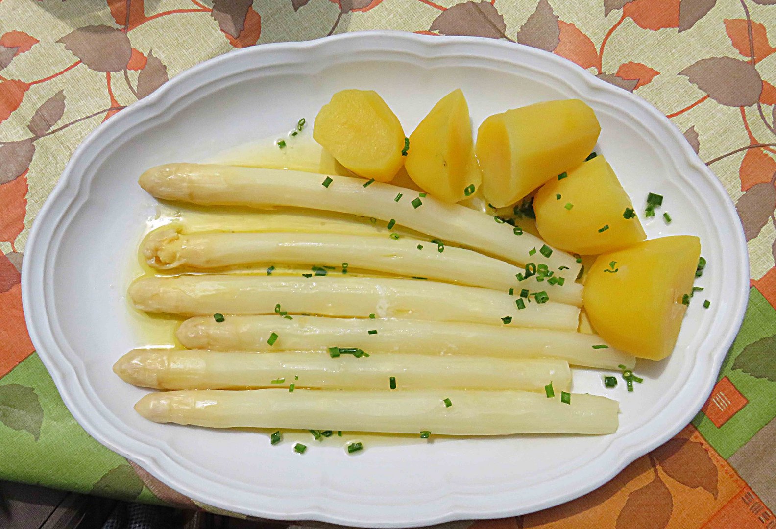 Butterspargel mit Kartoffeln