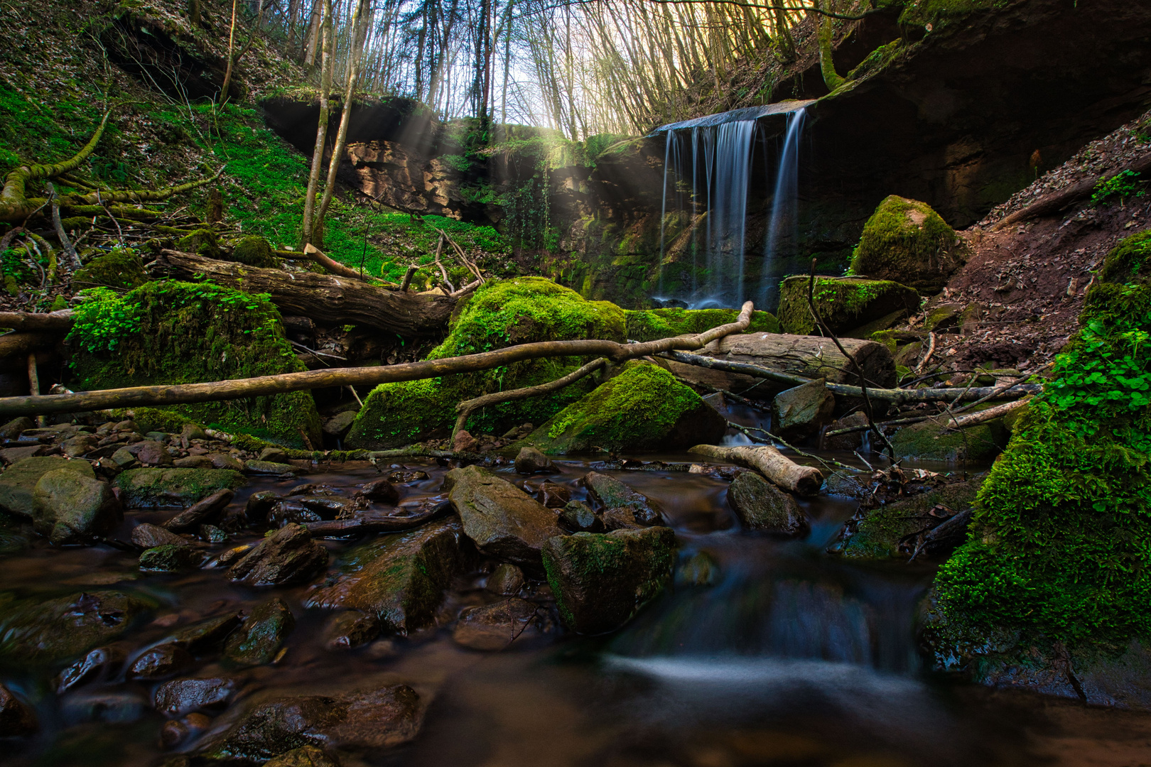 Butzbacher Wasserfall im Butzerbachtal,  auf dem Römerpfad