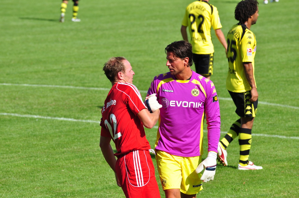 BVB 09 beim FCE - Roman Weidenfeller mit Christoph Klein-Reesink