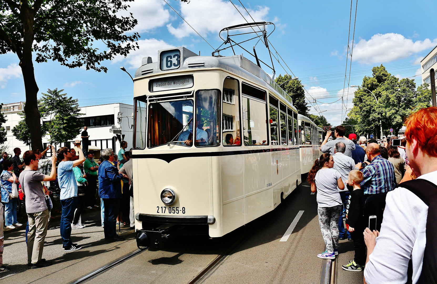 BVB, Fahrzeug 217 055  mit 2 Beiwagen 