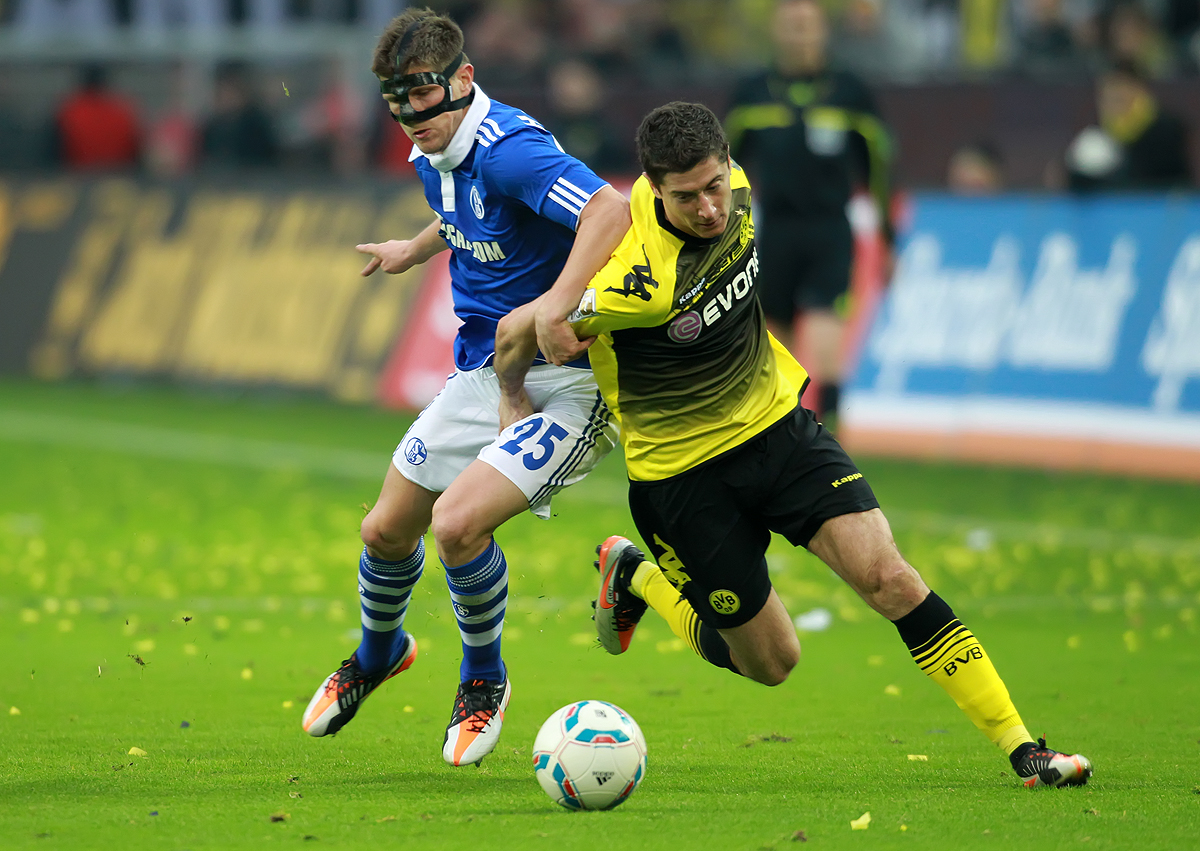 BVB - Schalke 04 - Zweikampf