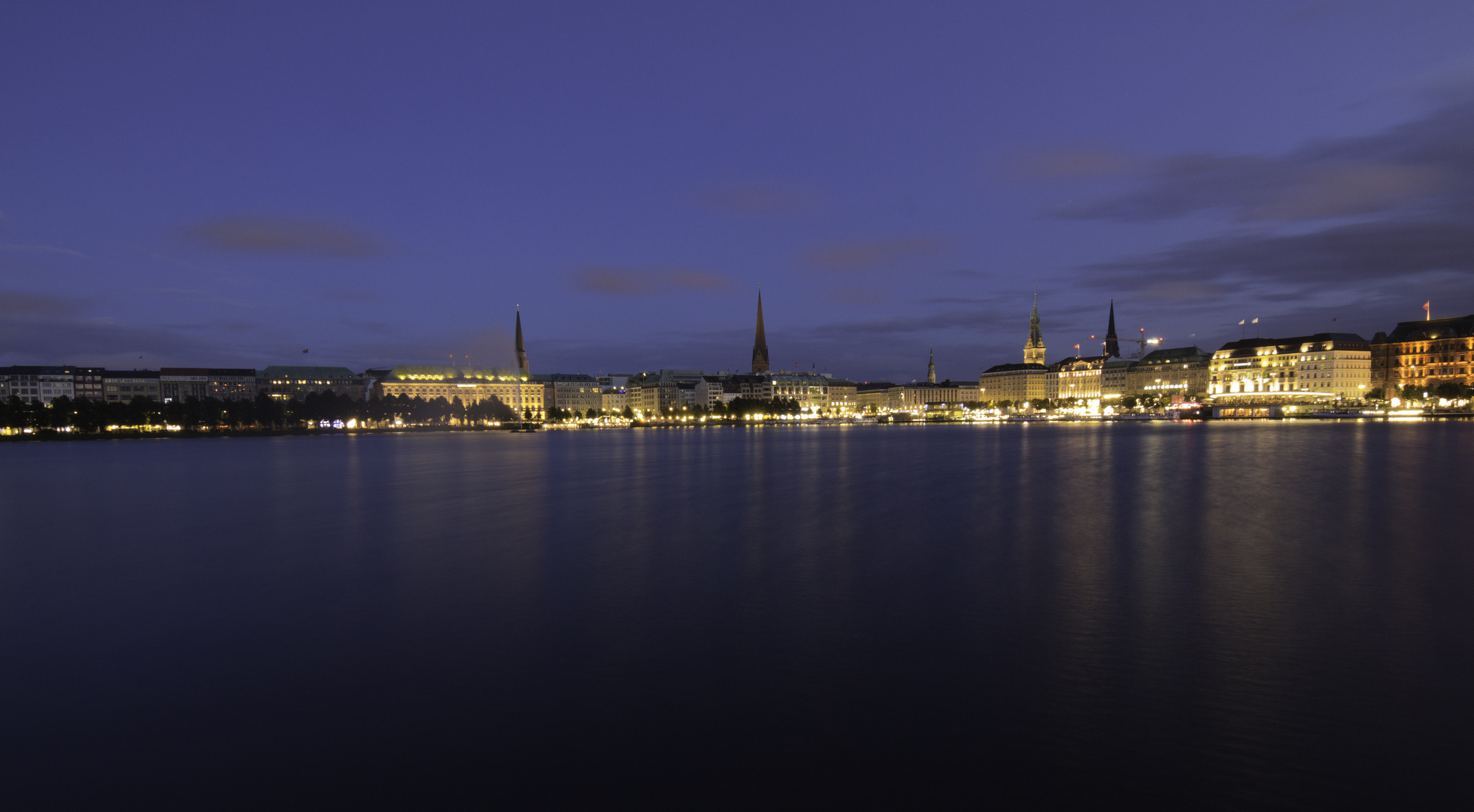 by Nacht an der Alster