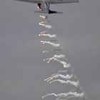 C-130 Hercules mit Flares