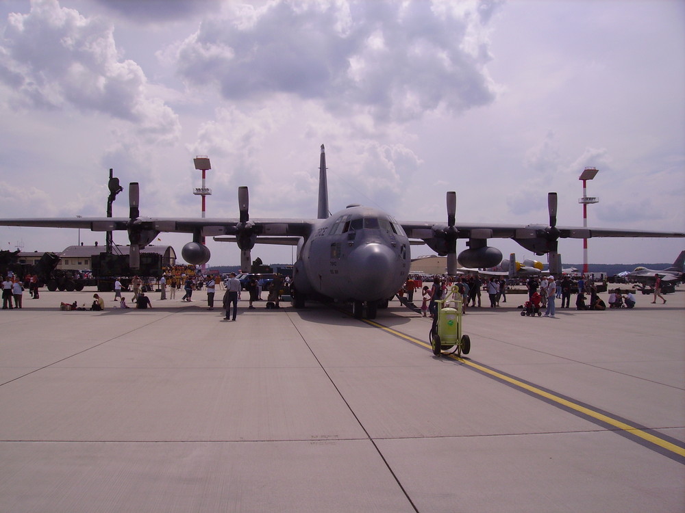 C - 130 Herkules aus RS in SP