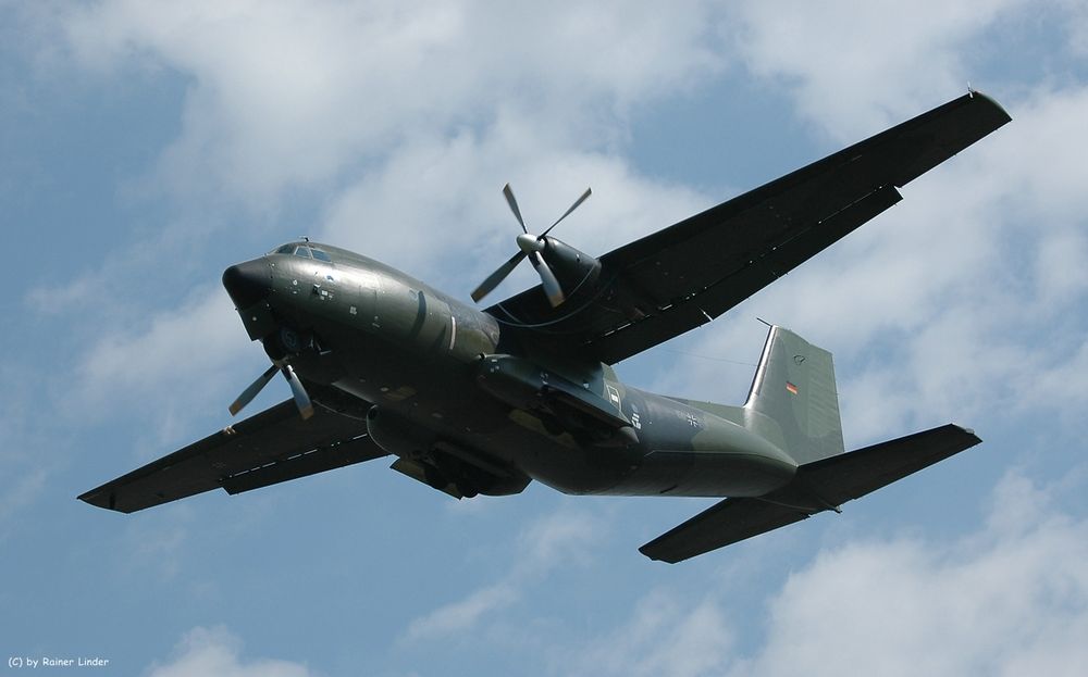 C-160 vom LTG 61 beim Low Approach in Landsberg / Penzing. 10.08.2010