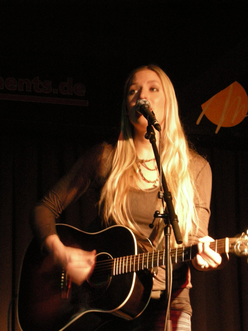 C0094 Holly Williams