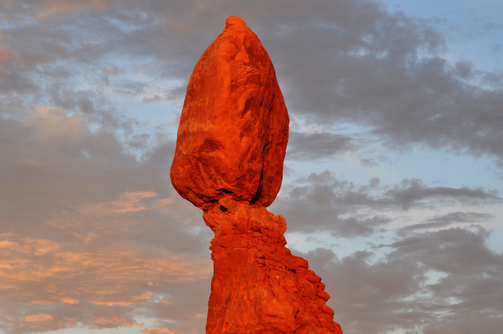 C0149 Balance Rock Arch