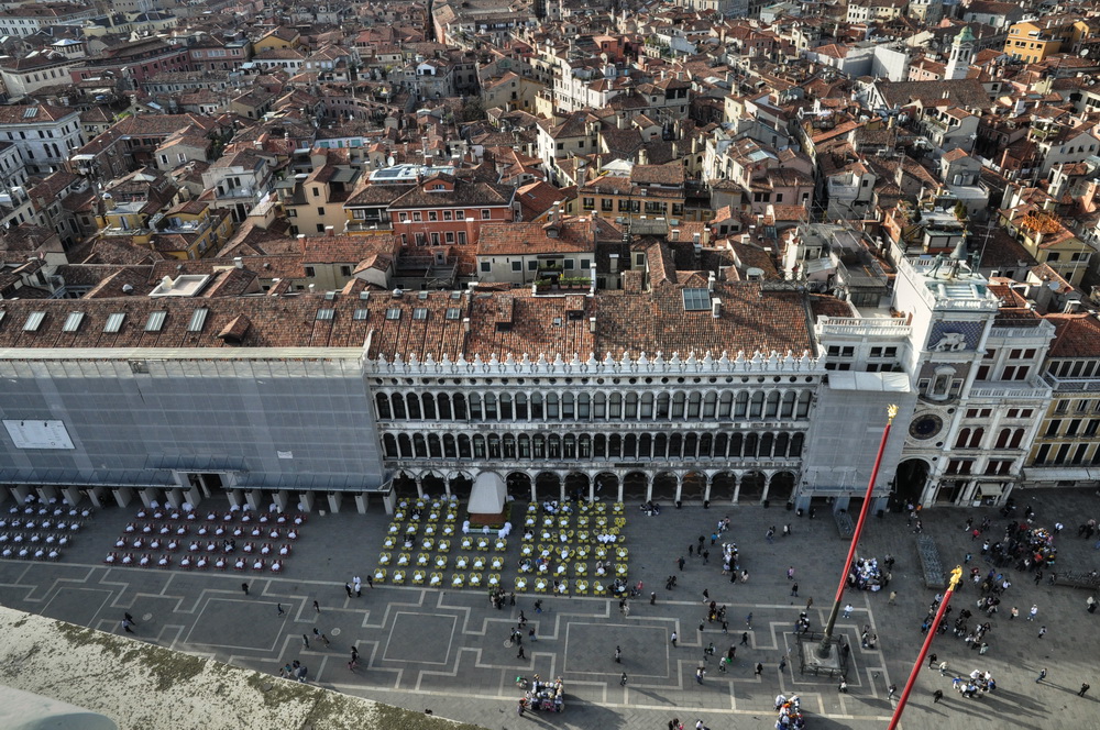 C0340 Piazza San Marco und sein Viertel