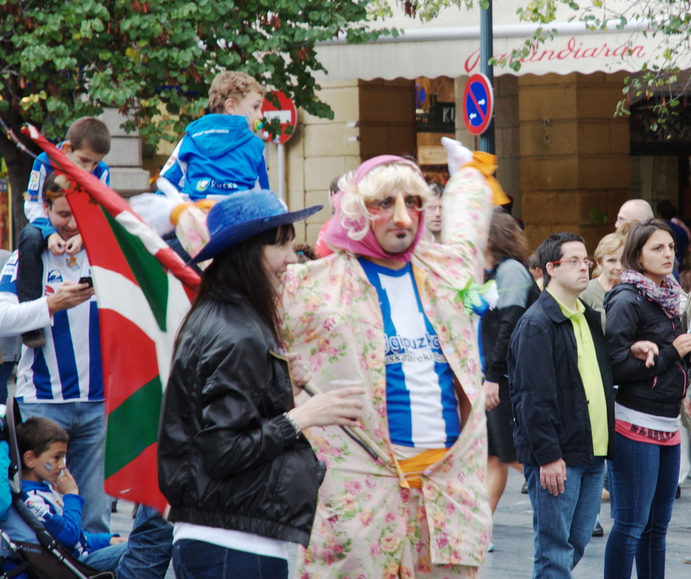 C0595 Fußball ist auch ein wenig Karneval