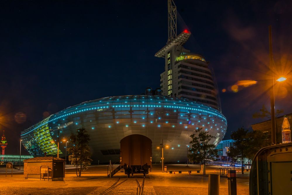 C0708 neue Skyline von Bremerhaven by night