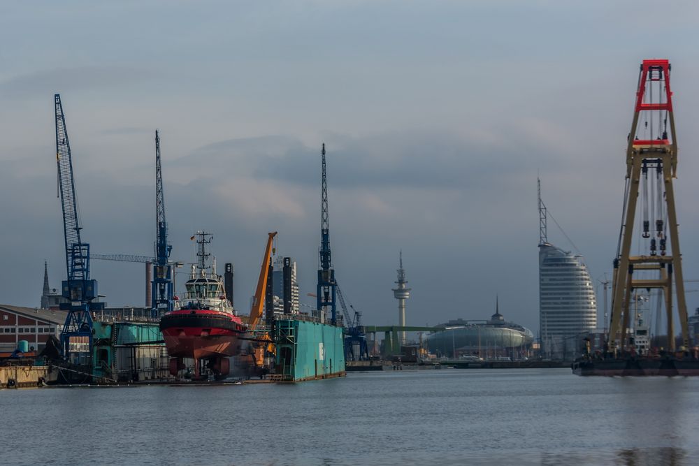 C0727 Skyline und Schiffbau