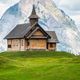 Kirche in Stoos vor dem Groen Mythen