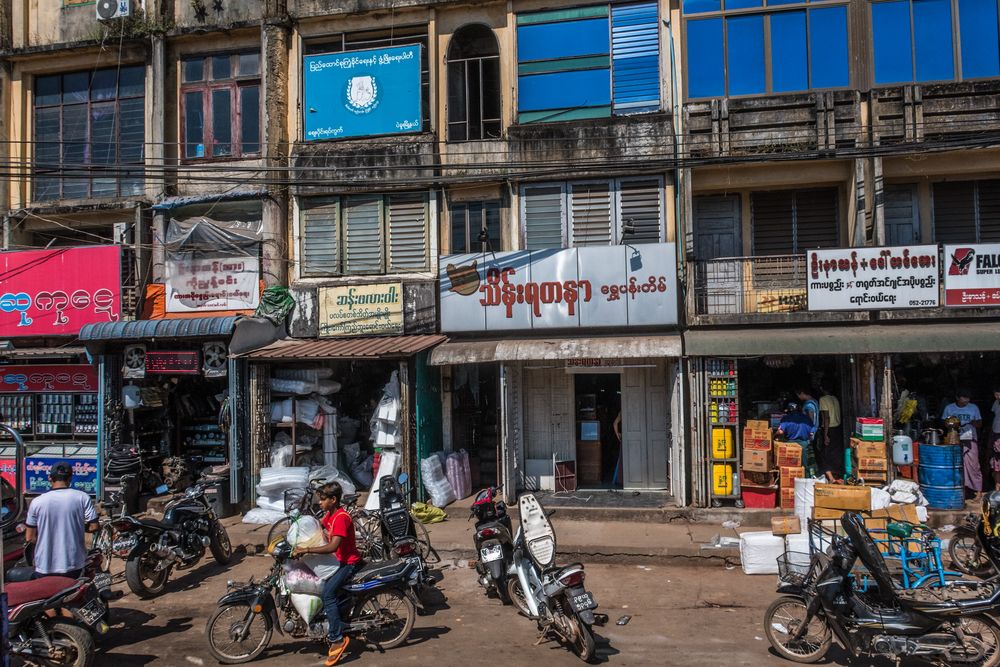 C1070_Myanmar - Stadtleben