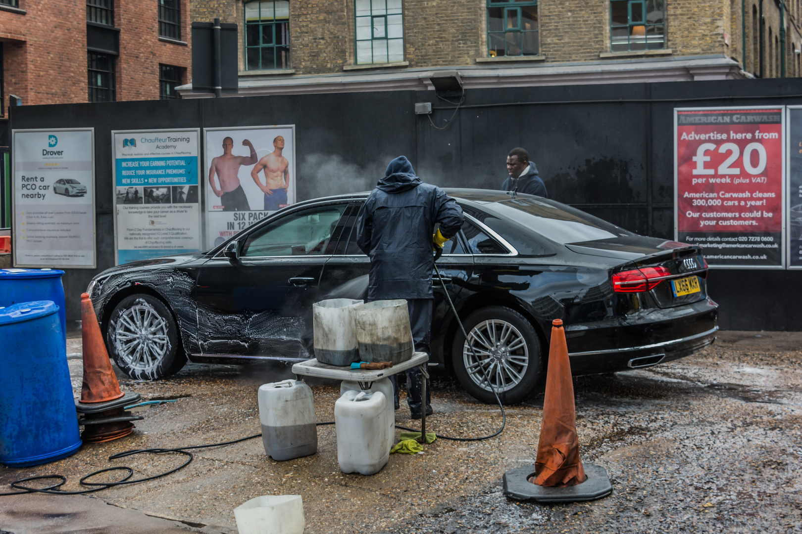 C1369  London - car wash