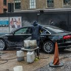 C1369  London - car wash