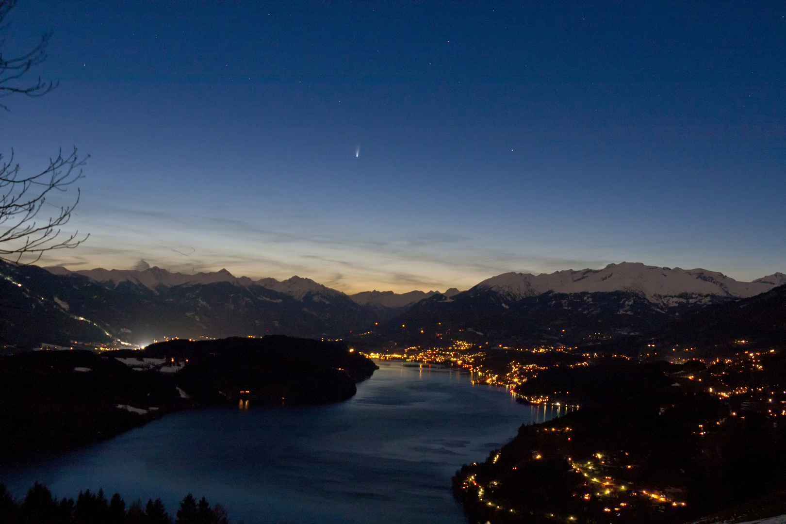 C/2011 L4 PANSTARRS above lake Millstatt