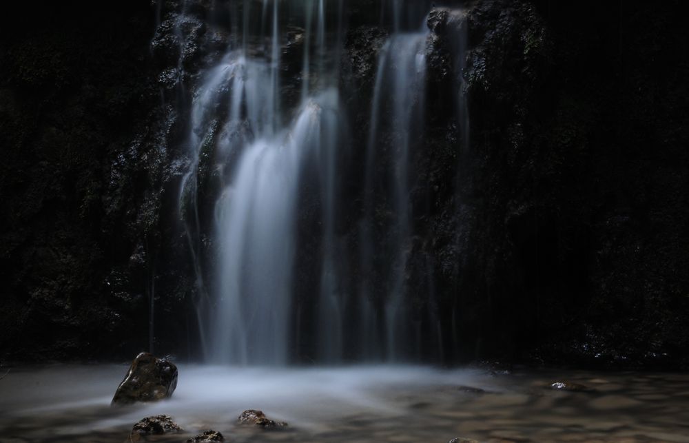 zauberhafter Wasserfall von Sarina D. Walt