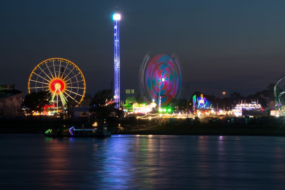 Größte Kirmes am Rhein von Terhoevenfoto