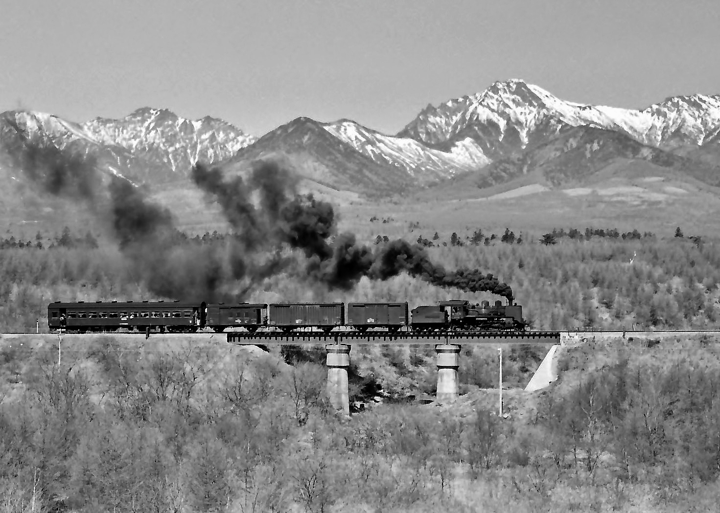 C56/PmG on the Sakaigawa-Bridge & Mt. Yatsugatake 