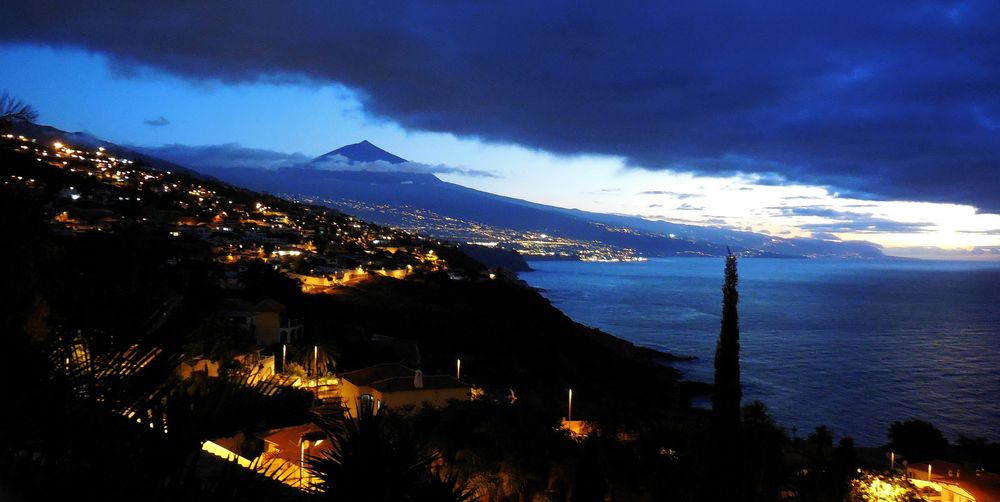 Nordküste Teneriffa mit dem Teide 38178m von Thomas H. aus WN