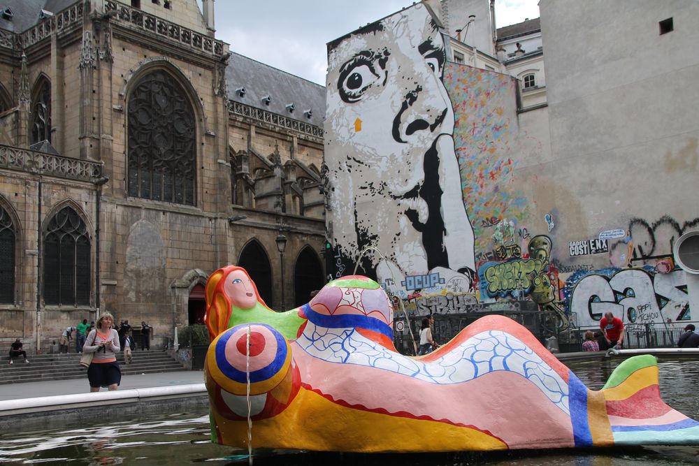 Das große Gesicht am Strawinskybrunnen in Paris von Christian Peukert 