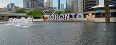 Toronto - Nathan Phillips Square by Hartmut Schlenz