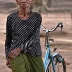 CAA_2529a old Khmer lady 05 