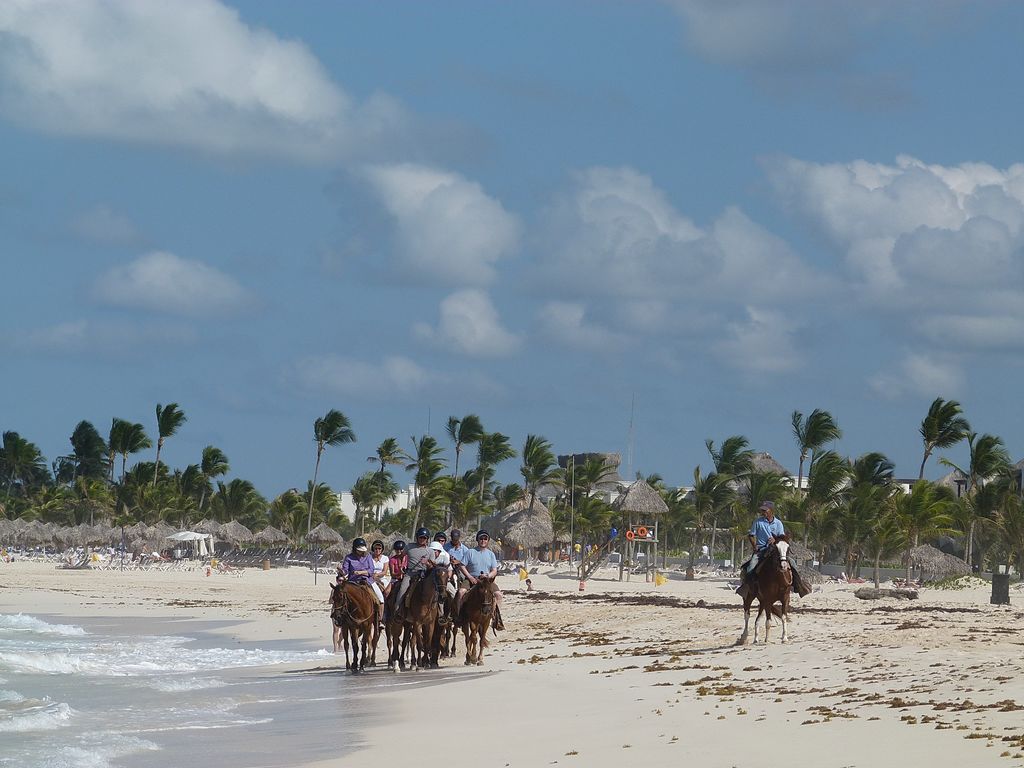 Cabalgata en la playa de Punta Cana.